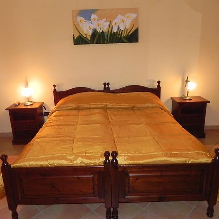 Agriturismo Tenute Pollara Roccamena Rum bild