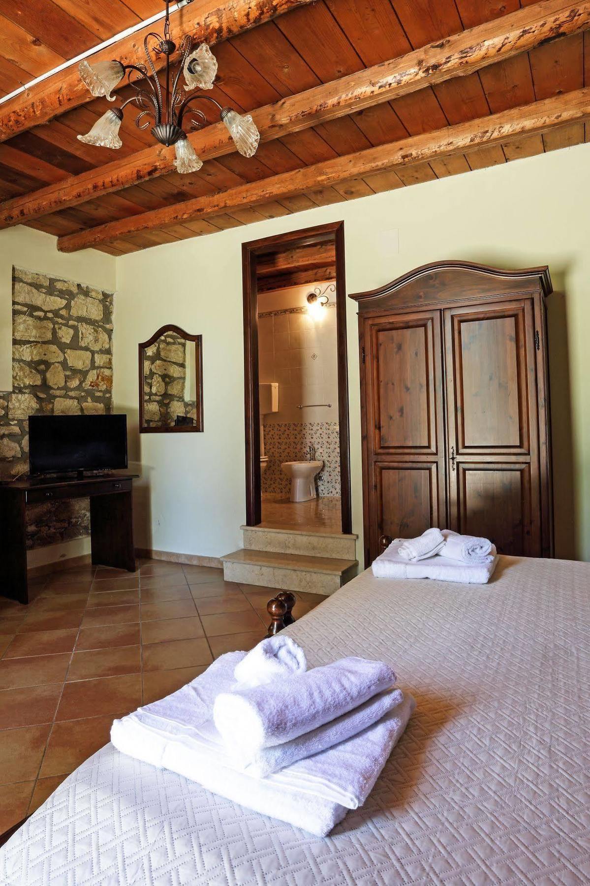 Agriturismo Tenute Pollara Roccamena Exteriör bild